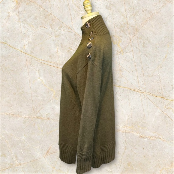 By Anthropologie ‘Margarita’ Button-Up Shoulder Tunic Sweater in Olive Green XS - Picture 8 of 16